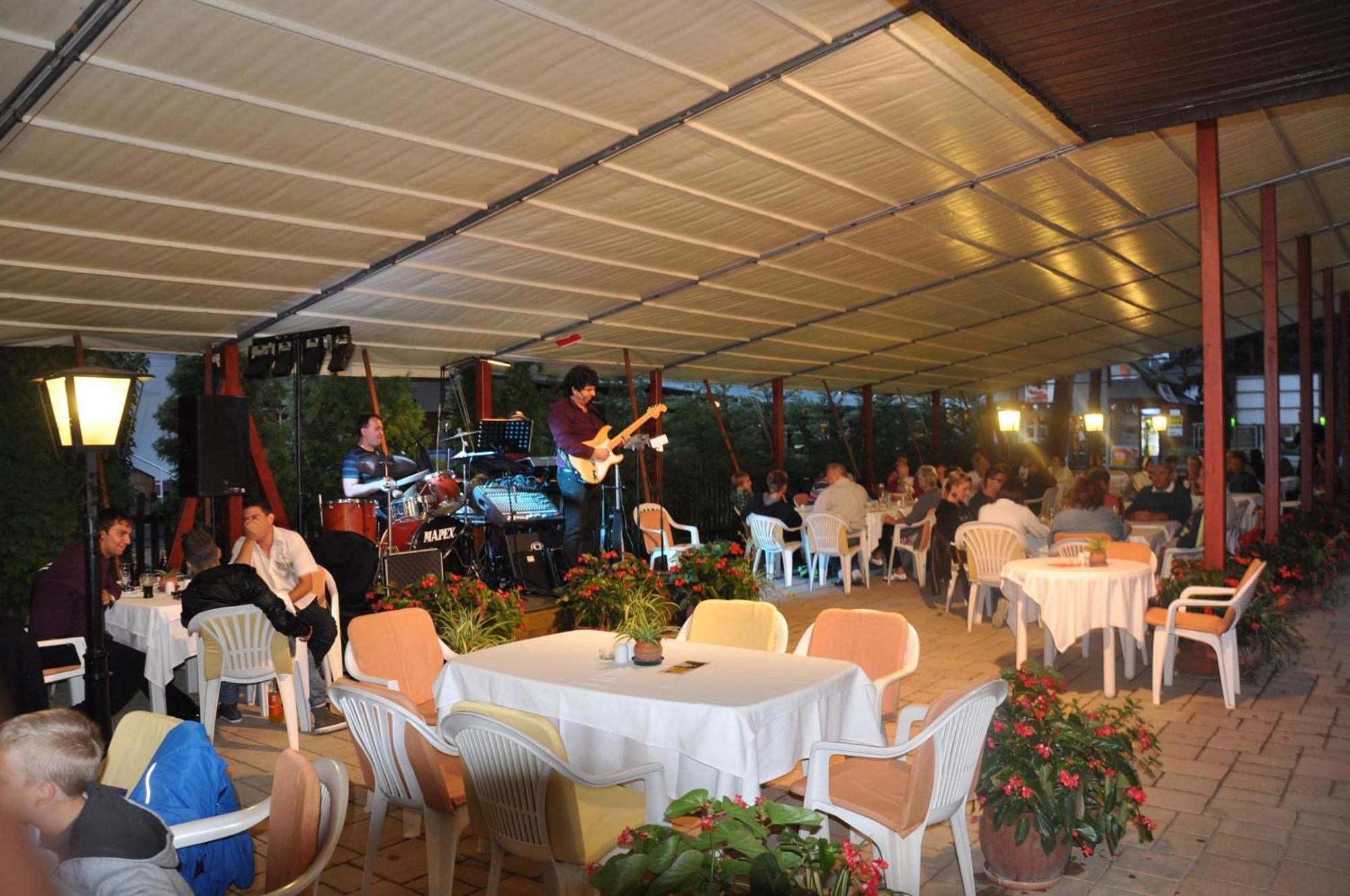 Hotel Melis Balatonlelle Εξωτερικό φωτογραφία